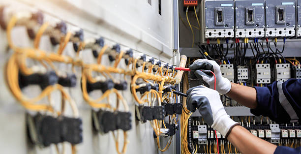 Professional Electrician technician working in Shady Hollow, TX